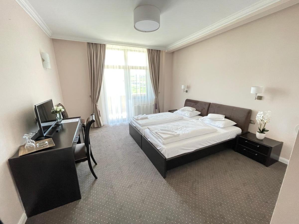 Hotel Opal Zalău Εξωτερικό φωτογραφία